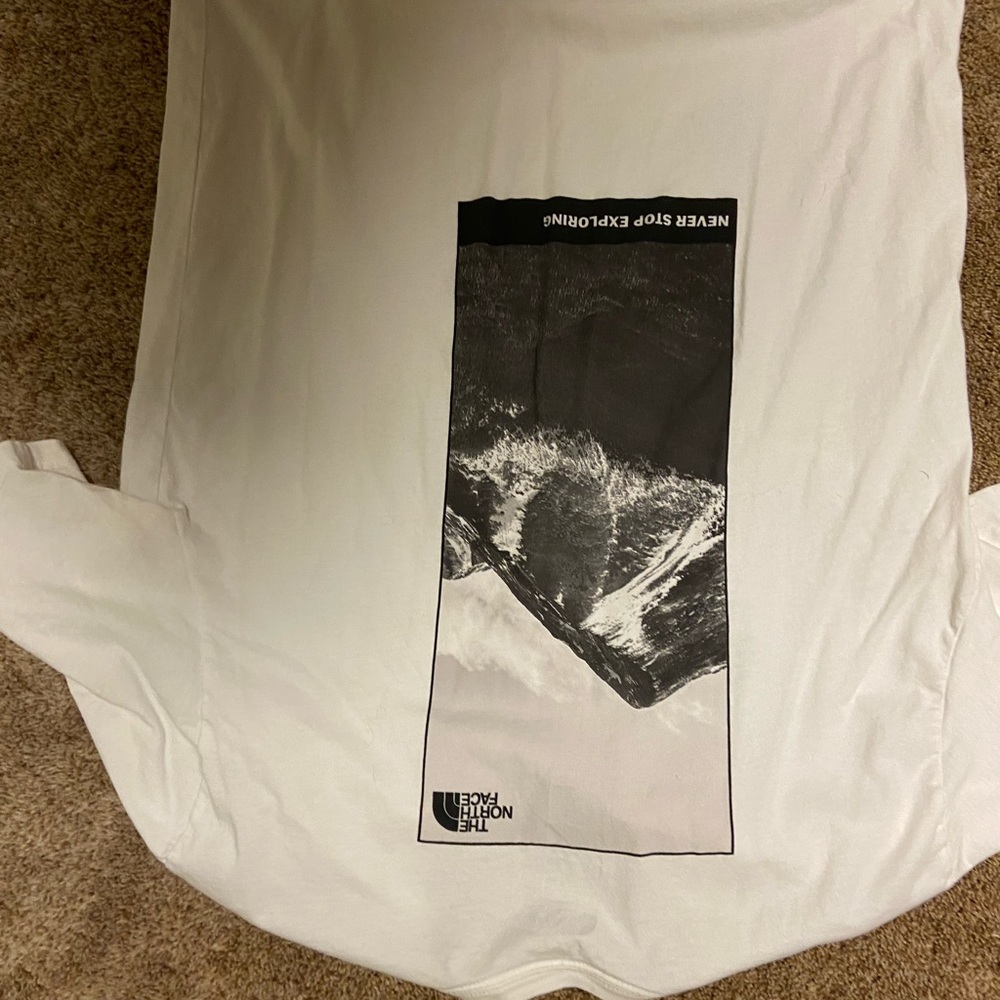 COPY - Men’s L North Face Graphic Tee